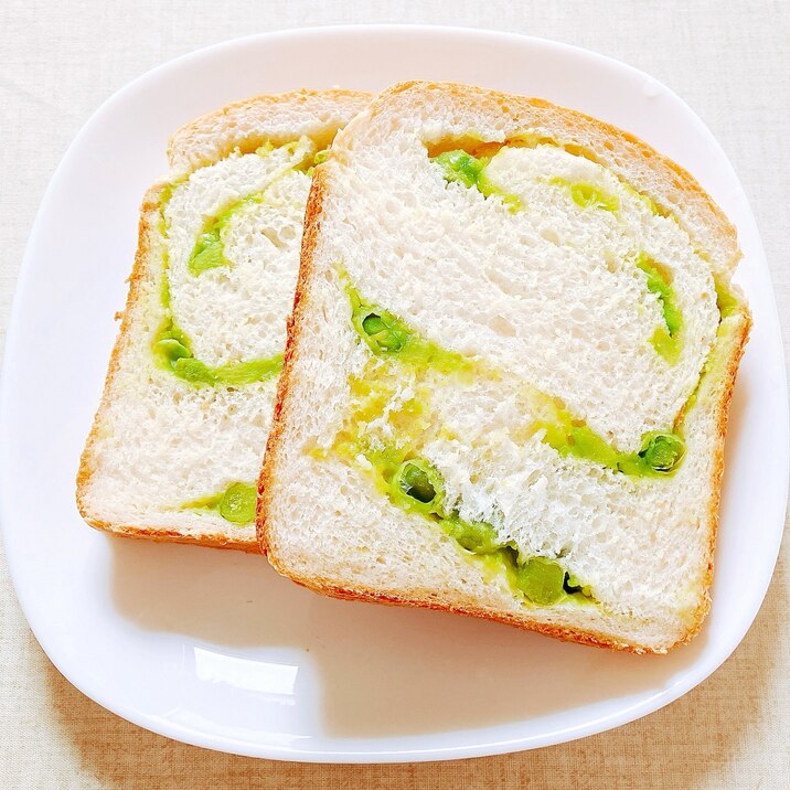 うぐいす餡入り食パン